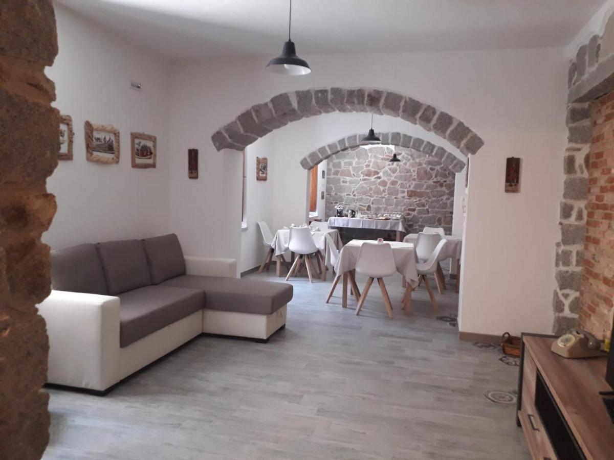Bed and Breakfast viche viche Orgosolo Exterior foto