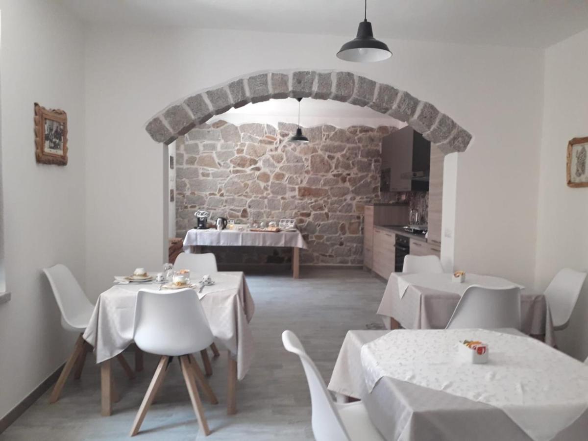 Bed and Breakfast viche viche Orgosolo Exterior foto