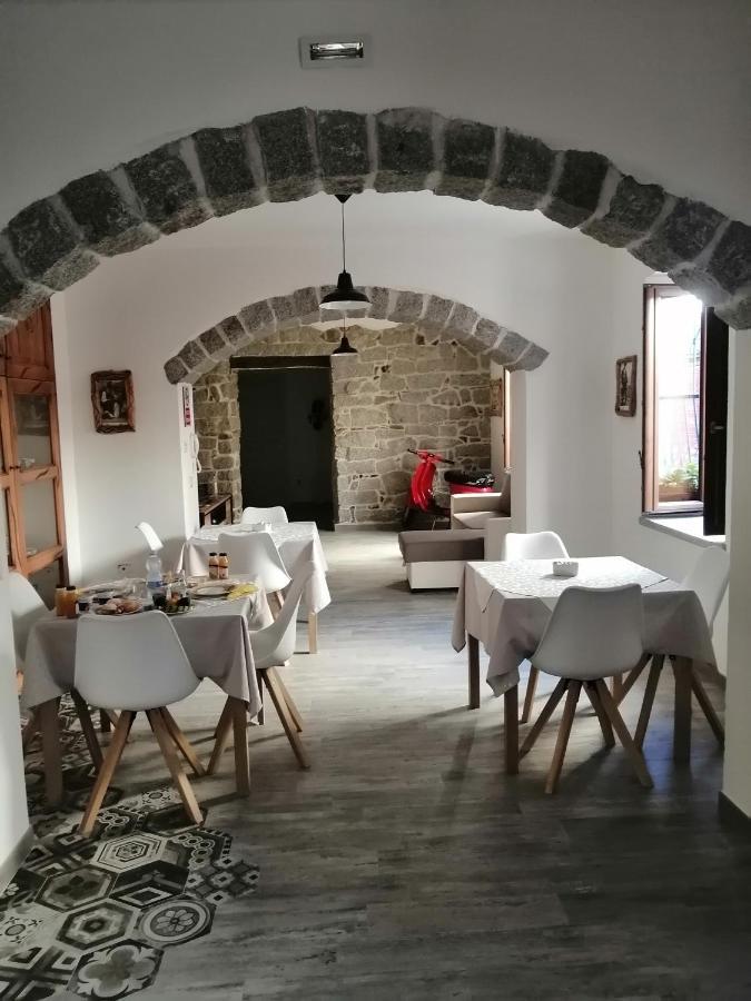 Bed and Breakfast viche viche Orgosolo Exterior foto